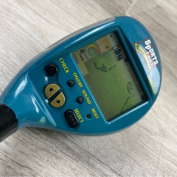 Tiger Sports Feel Golf Handheld Electronic Game 1998 66-001 Vintage Works - Picture 4 of 12